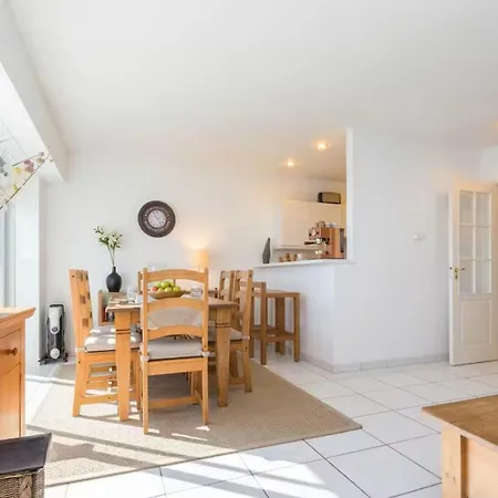 Premium Two-bedroom Front Palm Beach,