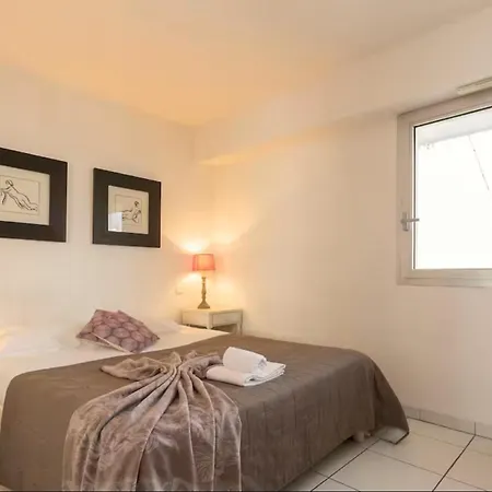 Premium Two-bedroom Front Palm Beach, דירה *
