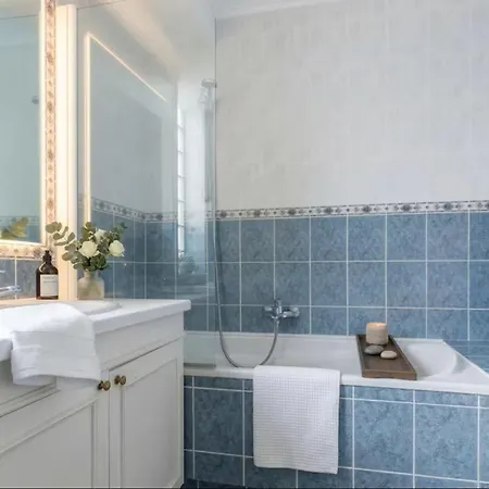 Premium Two-bedroom Front Palm Beach,