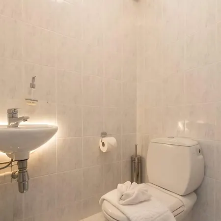 Premium Two-bedroom Front Palm Beach,